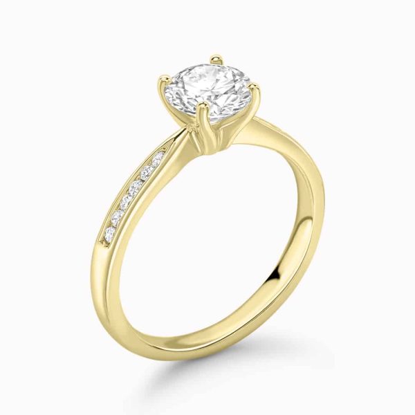 Dafne Natural Round Diamond Sidestone Ring